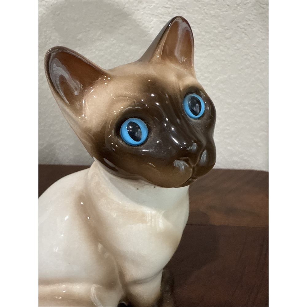 Enesco Cat Figurine with Blue Eyes Siamese Kitten - Picture 9 of 13